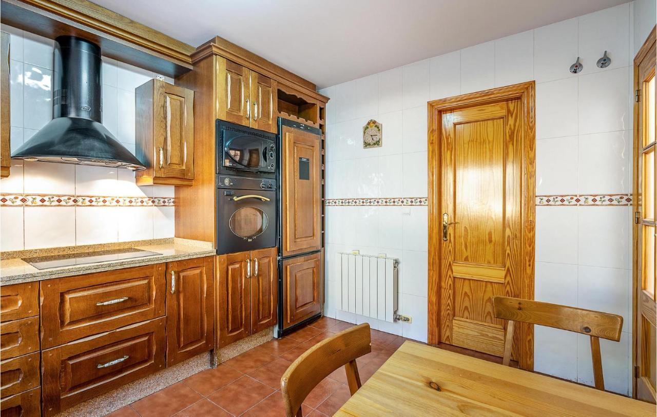 3 Bedroom Stunning Home In Сенес-де-ла-Веґа Екстер'єр фото